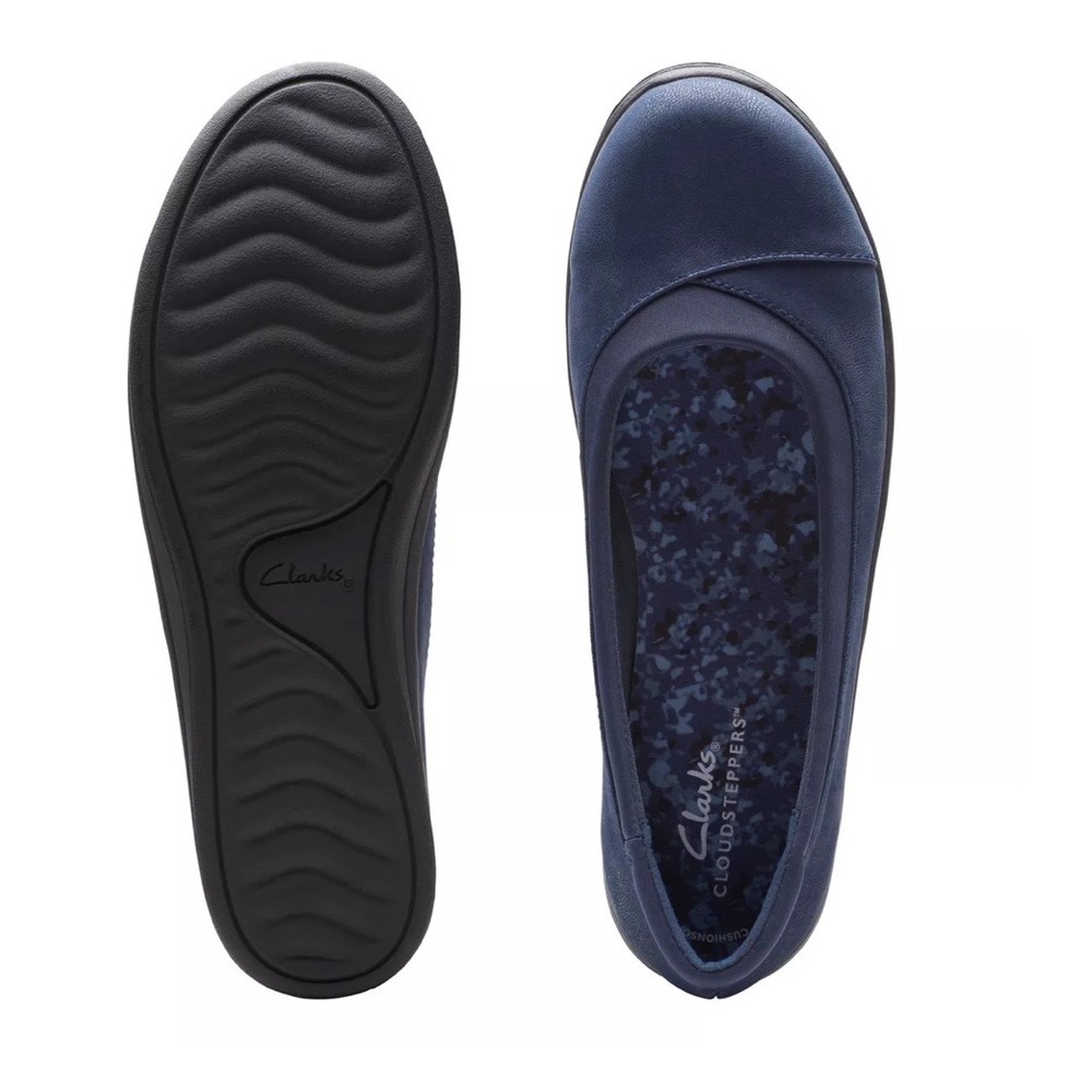 Clarks Women's Breeze Ayla Navy